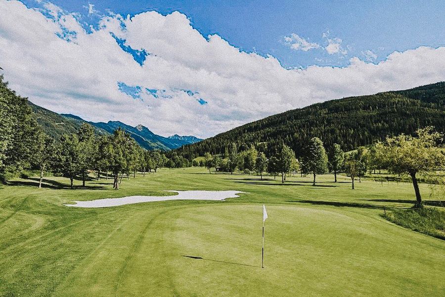 Driving-Range, Golfplatz ganz nah in Radstadt, Österreich