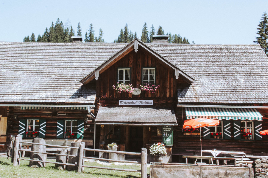 Wanderurlaub im Salzburger Land mit eigener Alm vom Hotel Gut Weissenhof