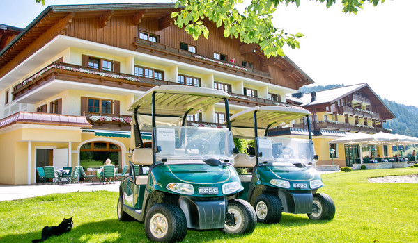 Eigene Golfcars im Hotel Gut Weissenhof Golfferien im Hotel Gut Weissenhof in Salzburg