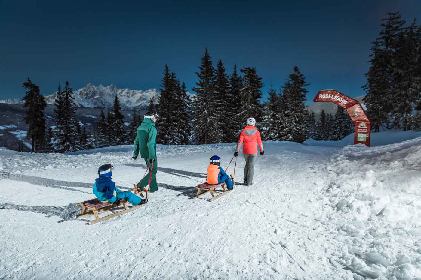 Nachtrodeln in Radstadt im Salzburger Land mit beleuchteter Rodelbahn nur wenige Minuten vom Gut Weissenhof entfernt